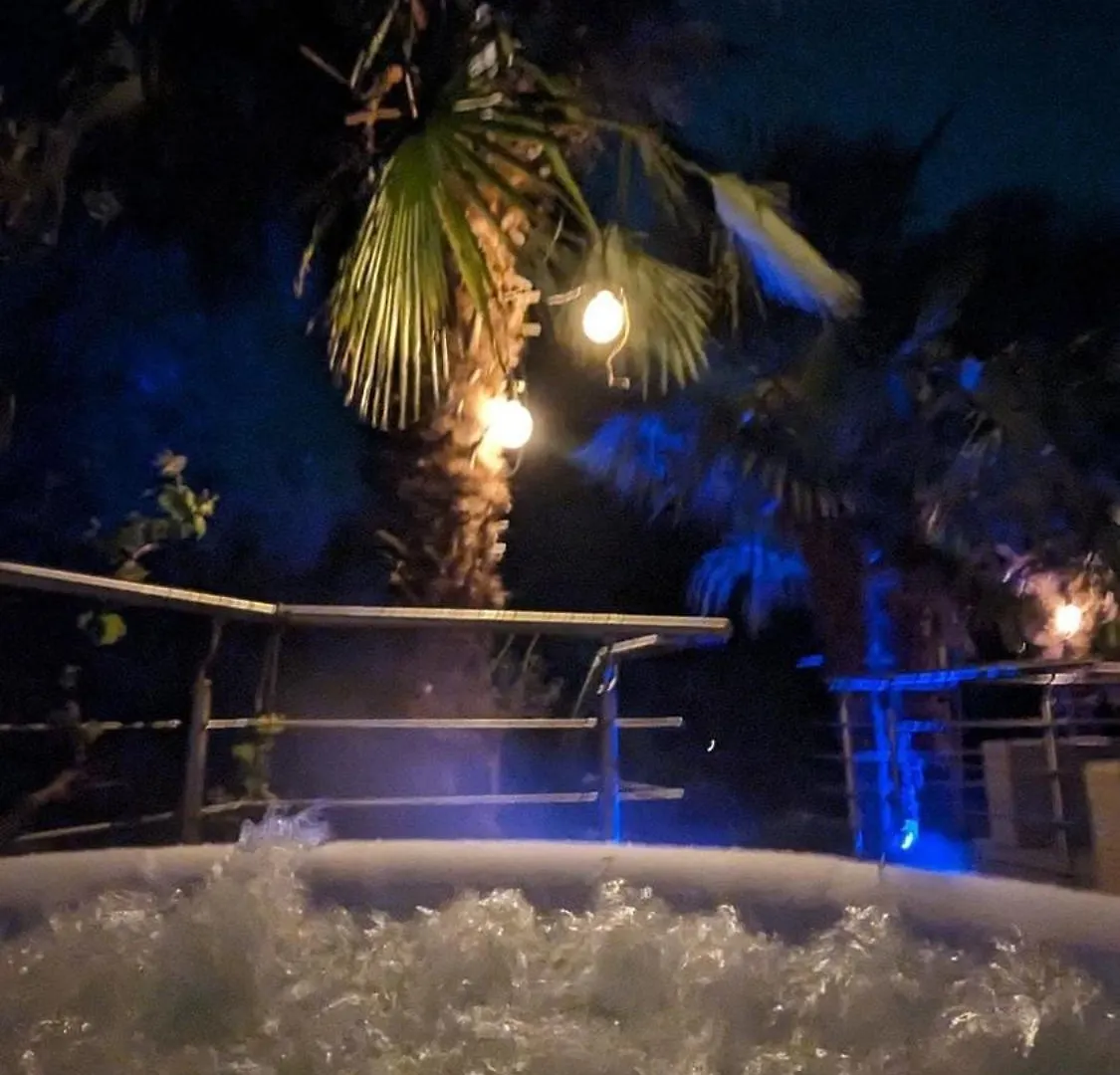 Ferienhaus Sonnendeck Exklusives Haus In Meerbusch - Wellness Oase Whirlpool & Grill